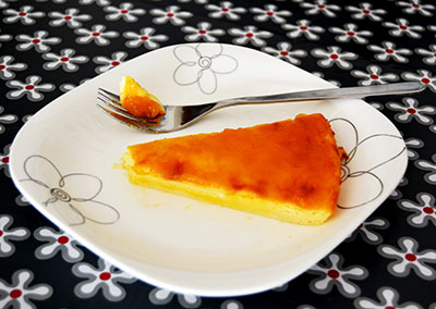 Tarta-de-queso-con-la-cobertura-de-mermelada